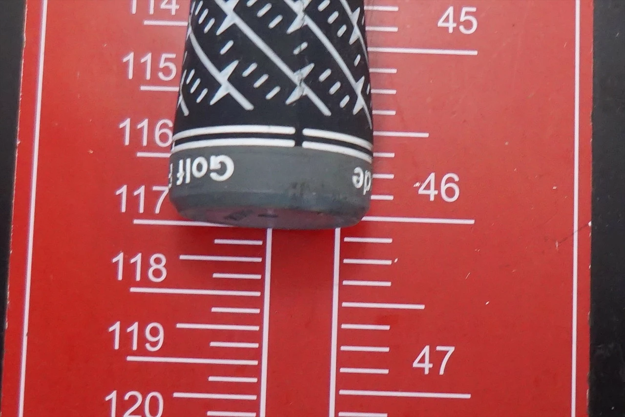 Taylormade Sim 10.5° Driver Senior Flex Helium 1011311 Excellent 8 Taylormade Sim 10.5° Driver Senior Flex Helium 1011311 Excellent - Image 6